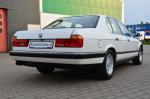 BMW 740i 1992 года (UK)